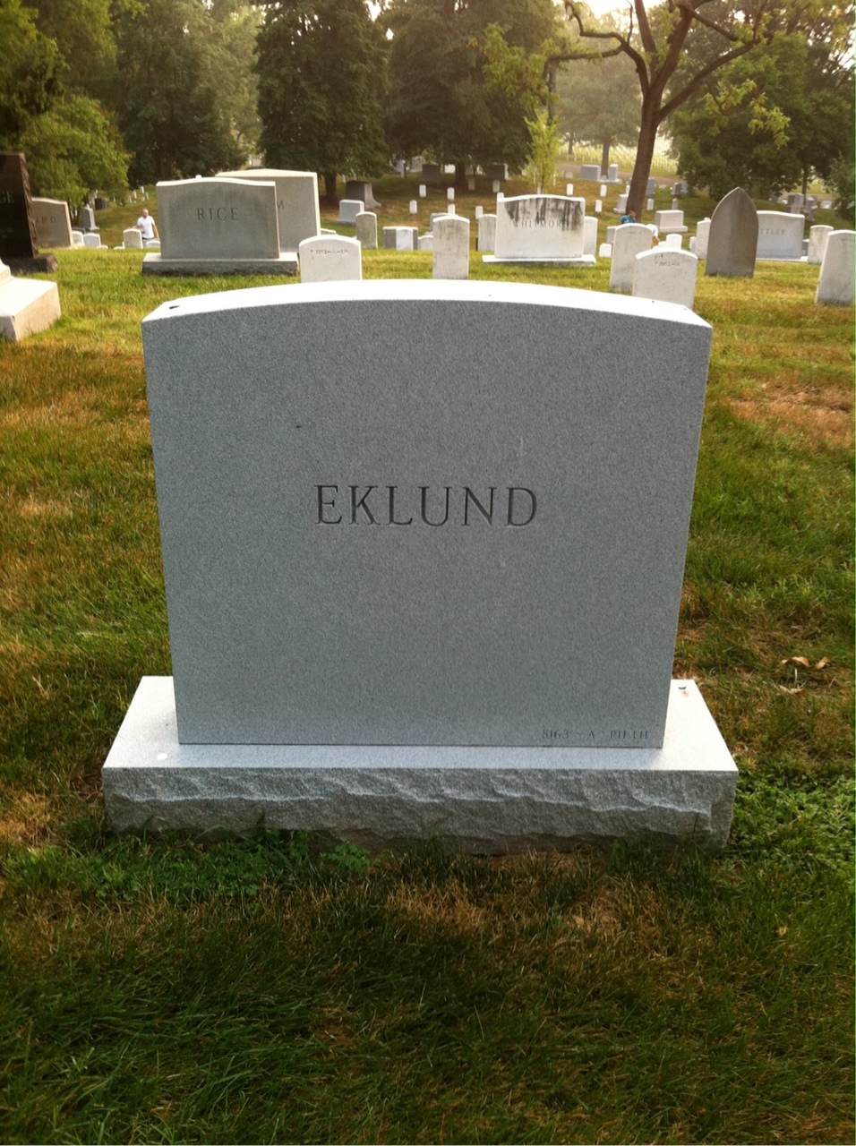 Back of headstone — Lowell Eklund