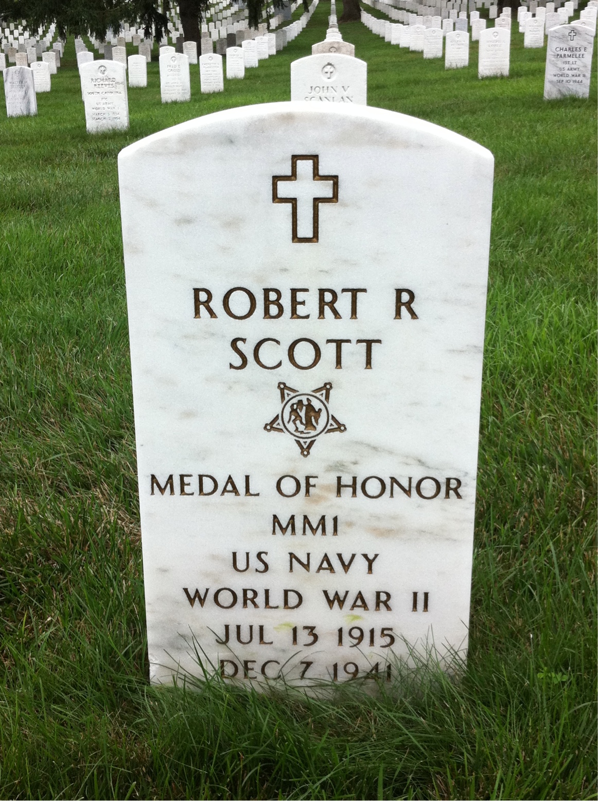 Headstone of Robert L Scott