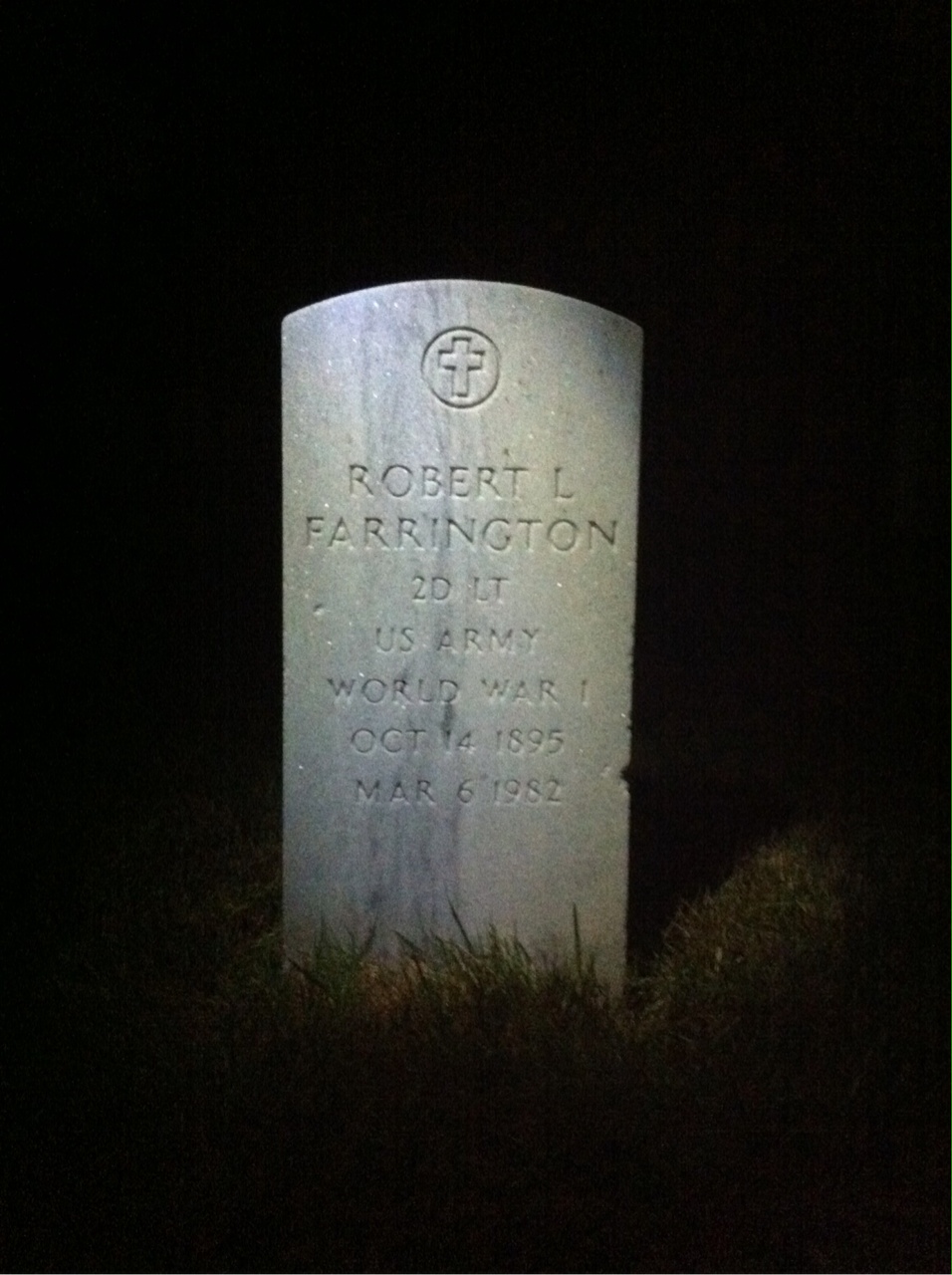 Robert L Farrington