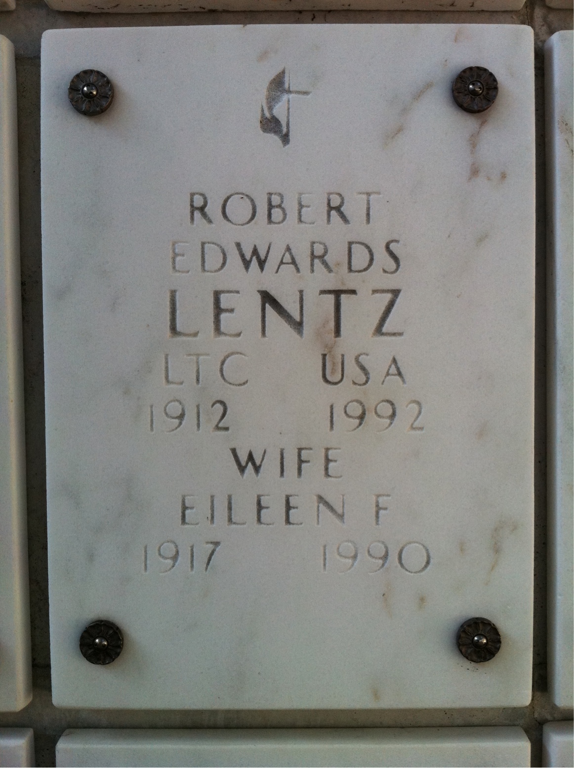 Robert E Lentz
