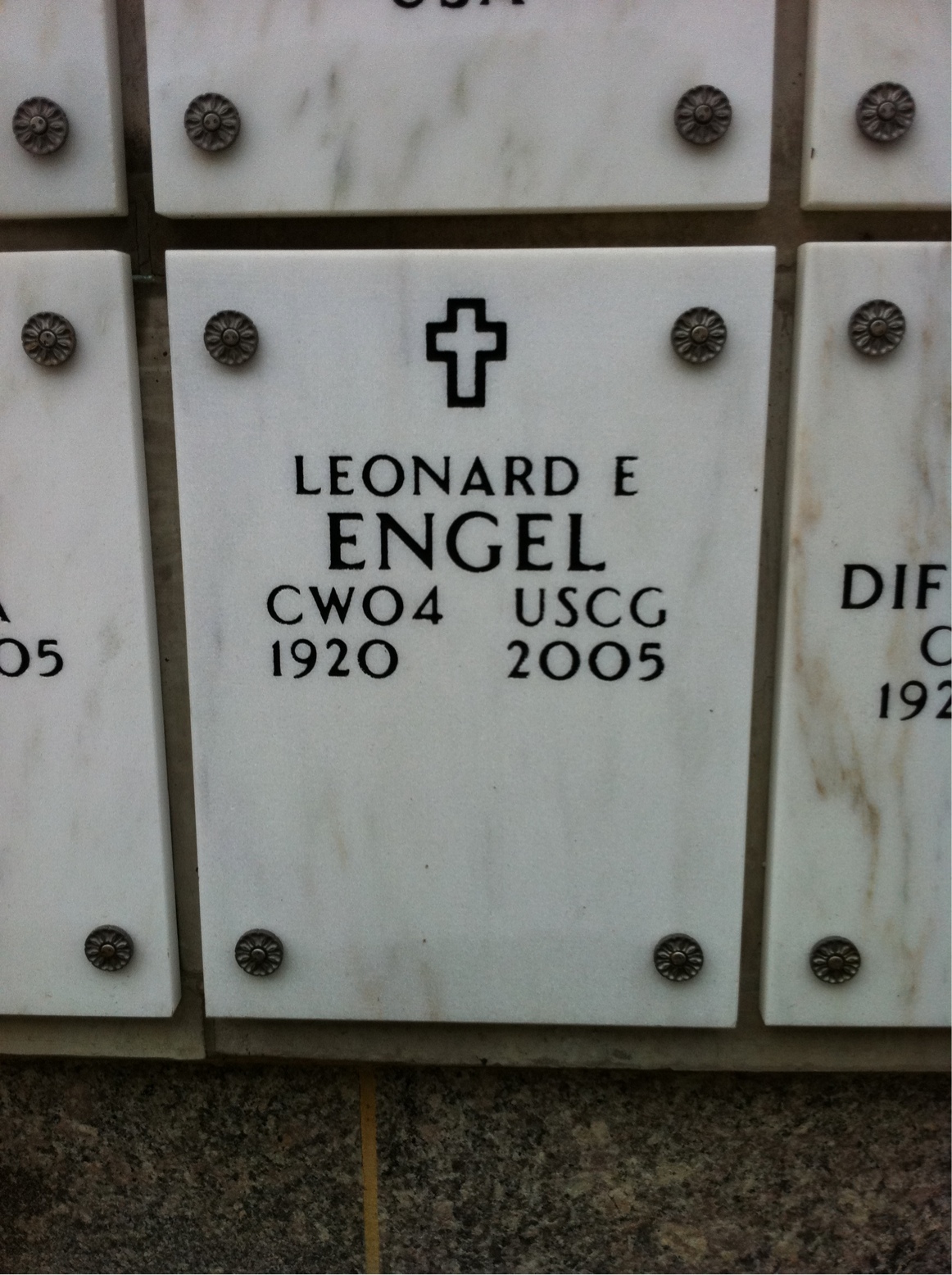 Leonard Engel