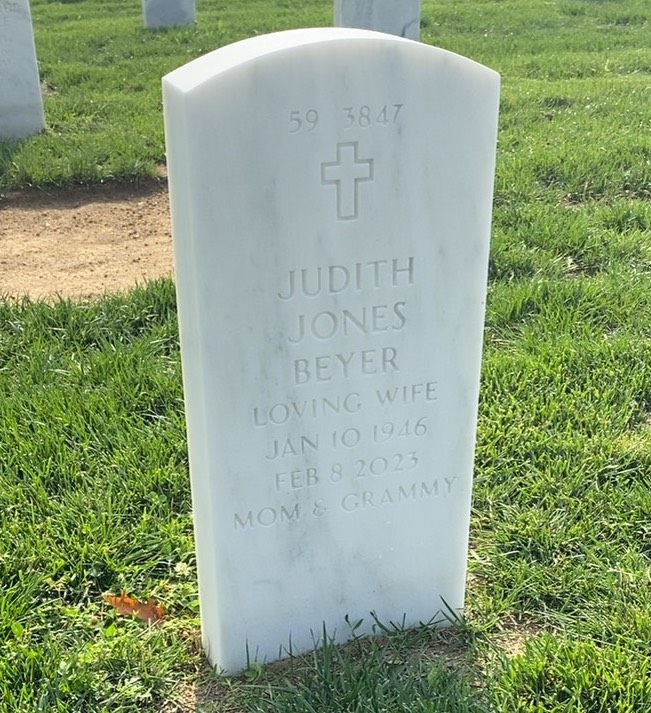 Back of headstone — Melvin Beyer