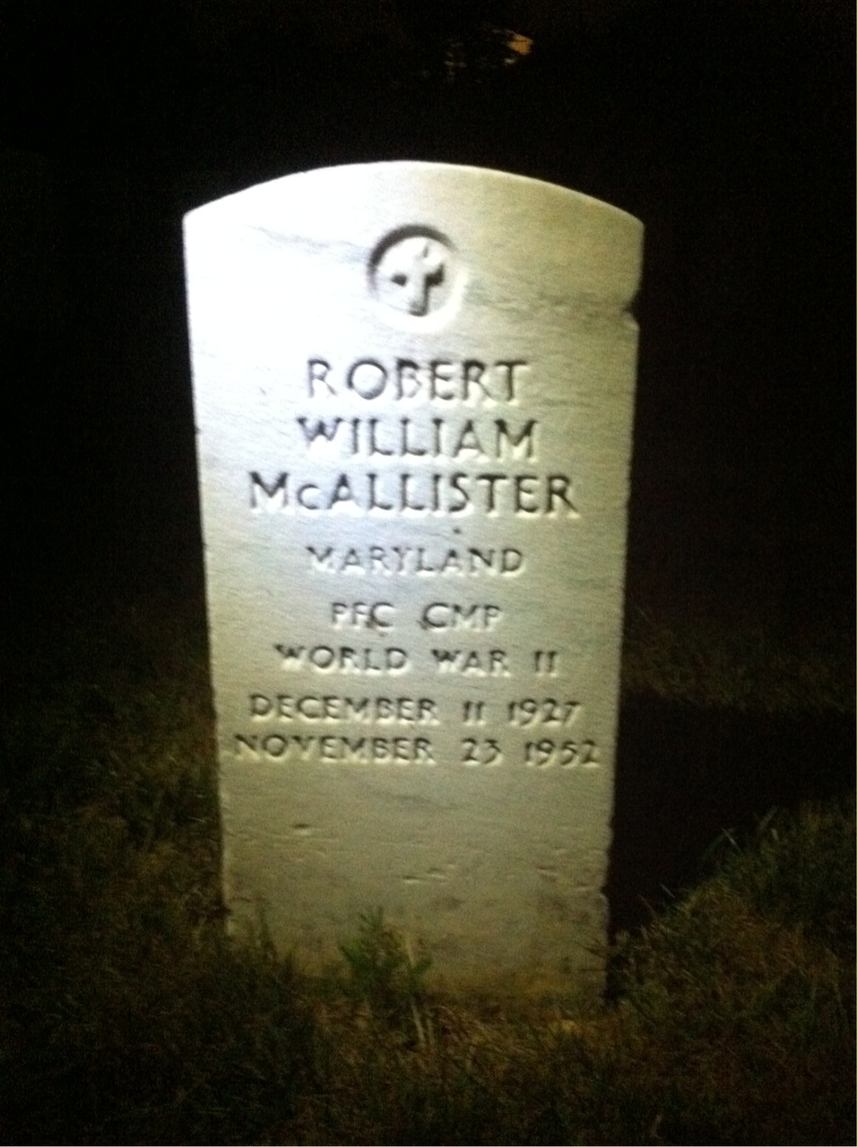 Headstone of Robert L. McAllister