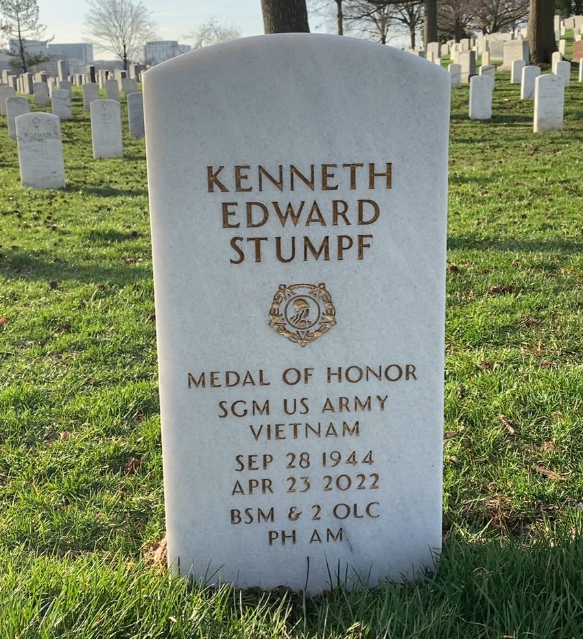 Back of headstone — Kenneth Edward Stumpf