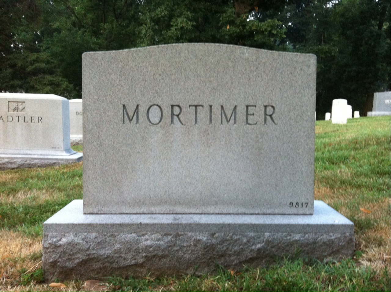 Back of headstone — Roberto Mortimer