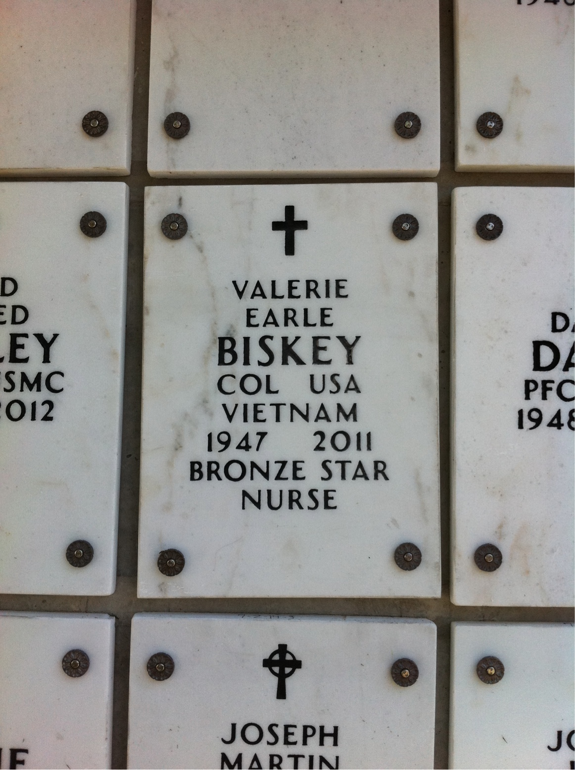 Valerie E Biskey