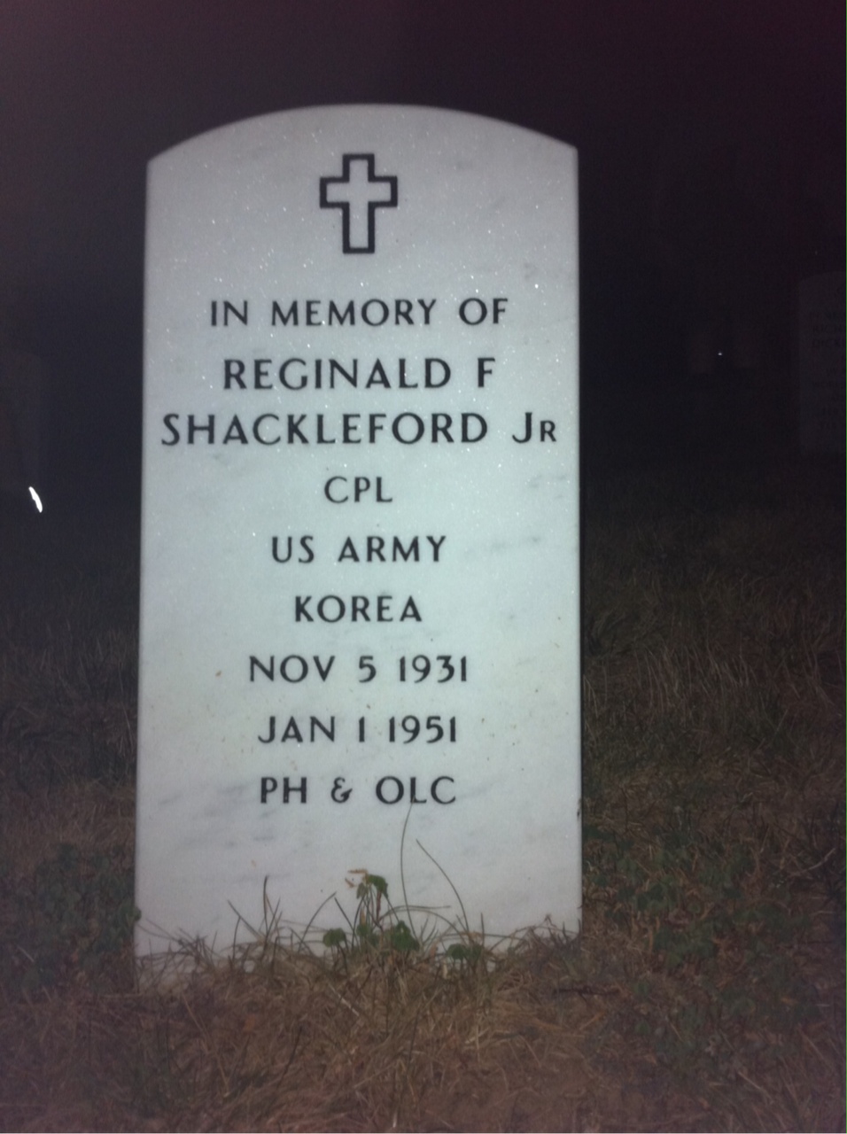 Headstone of Reginald F Shackleford Jr.
