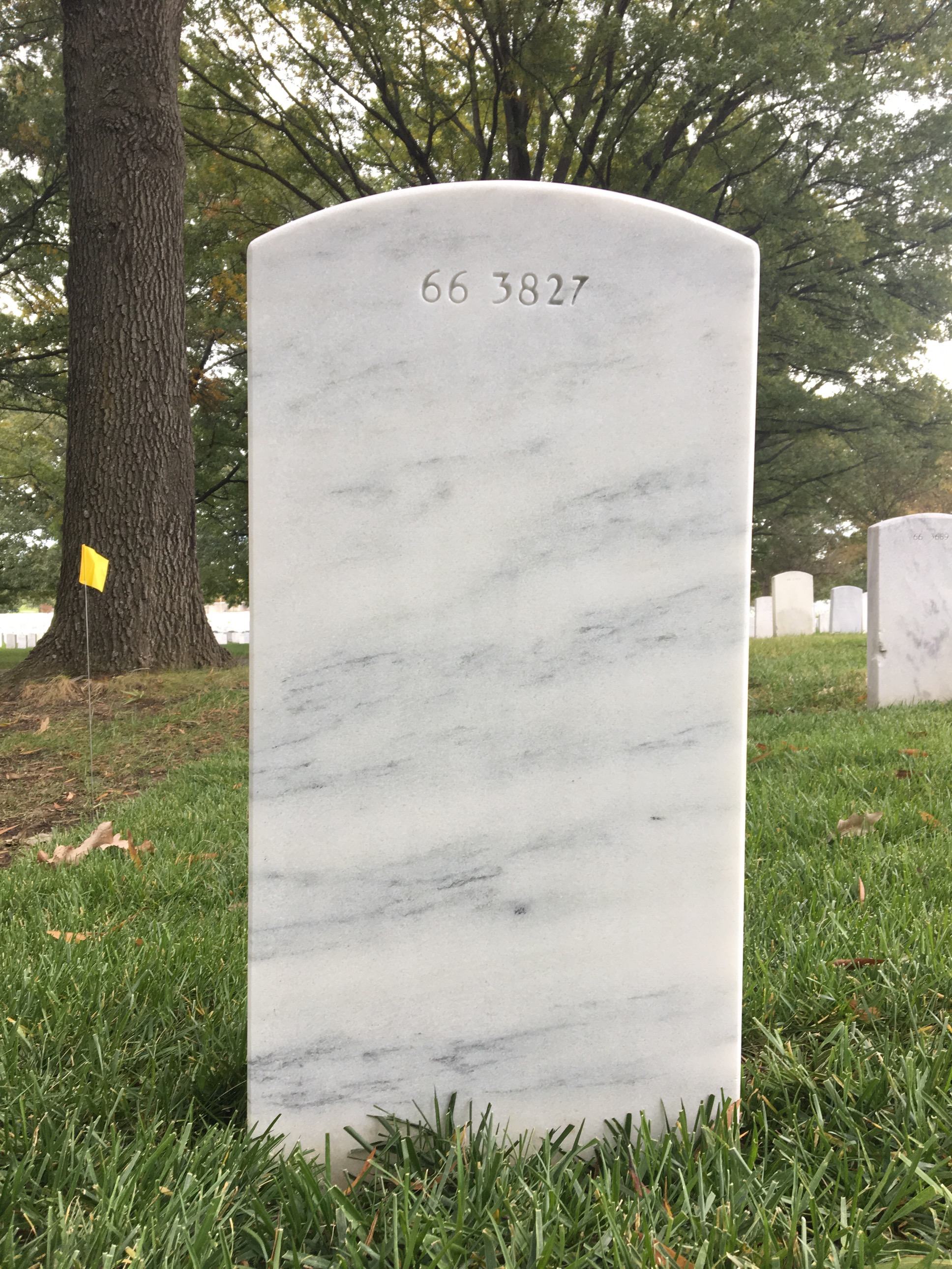 Back of headstone — Lynn Mouw