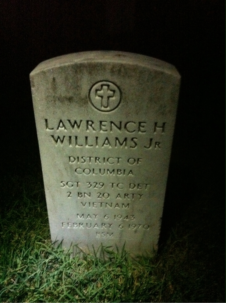 Headstone of Lawrence H Williams Jr.