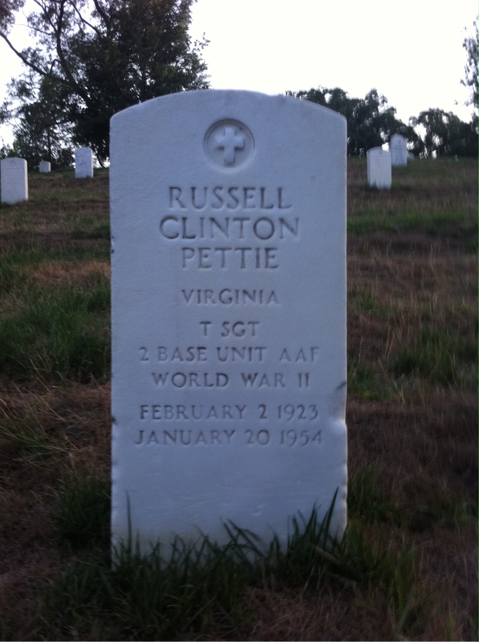 Headstone of Russell Pettie