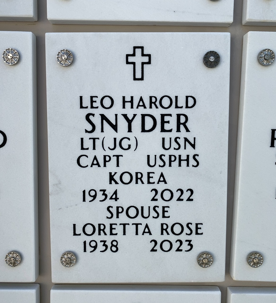 Leo H Snyder