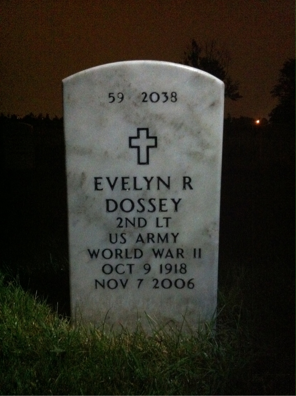 Back of headstone — Evelyn Dossey