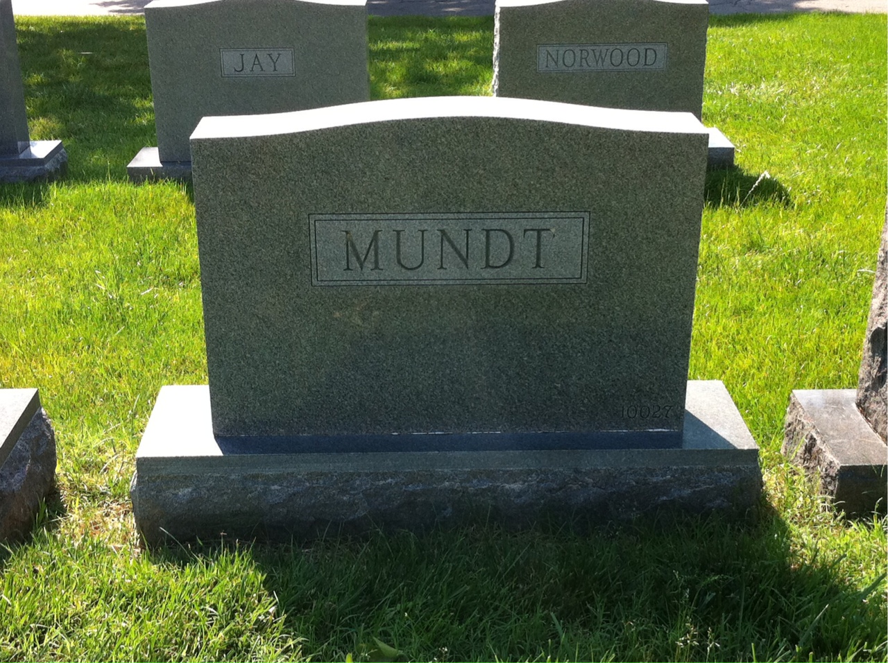 Back of headstone — Donald Mundt