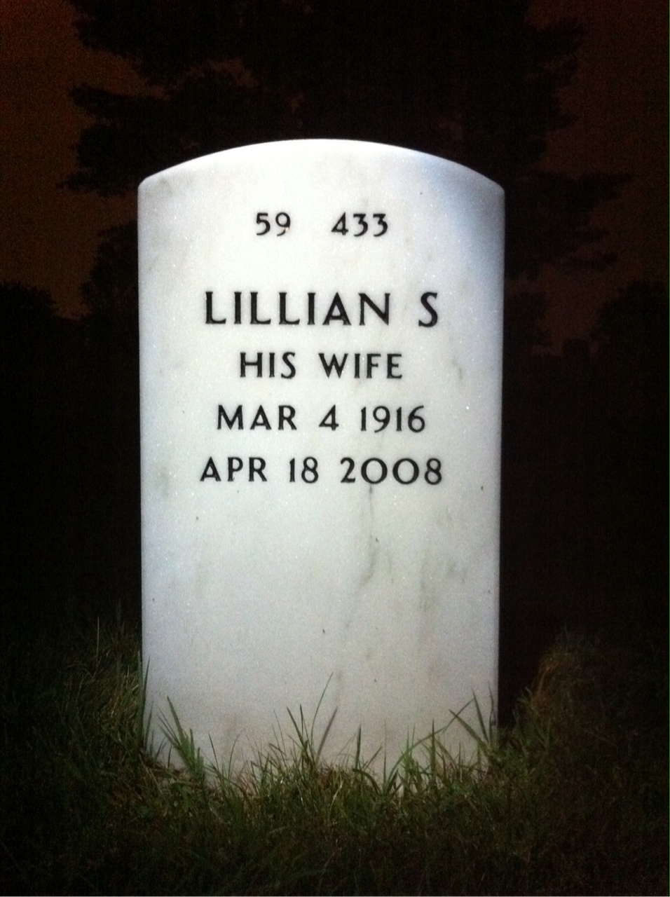Back of headstone — Lester Grawunder