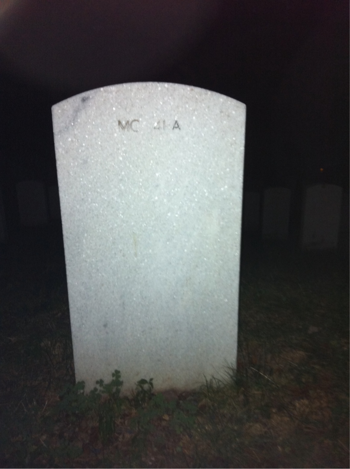 Back of headstone — E Mondeblatt