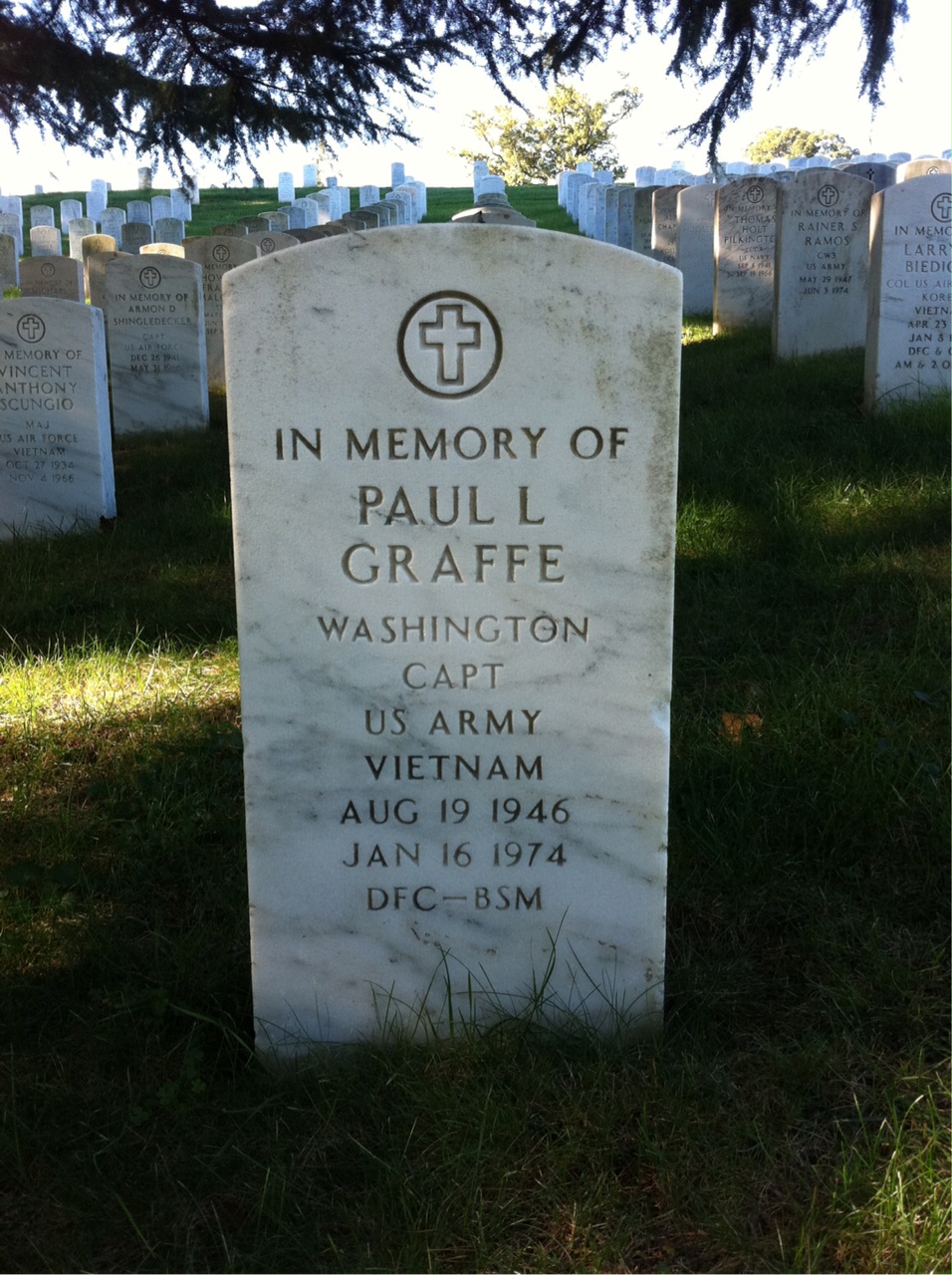 Headstone of Paul Leroy Graffe