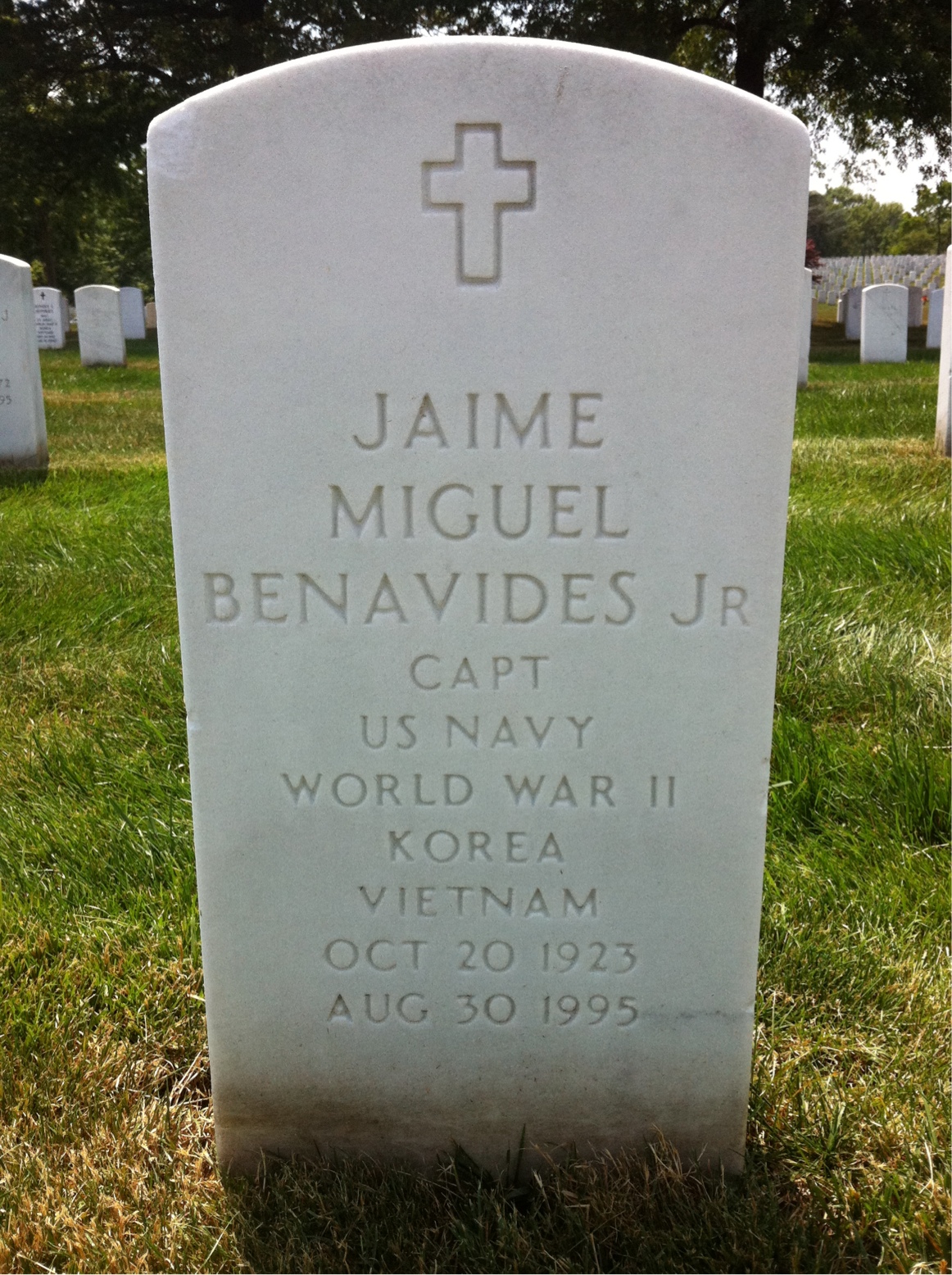 Jaime M Benavides