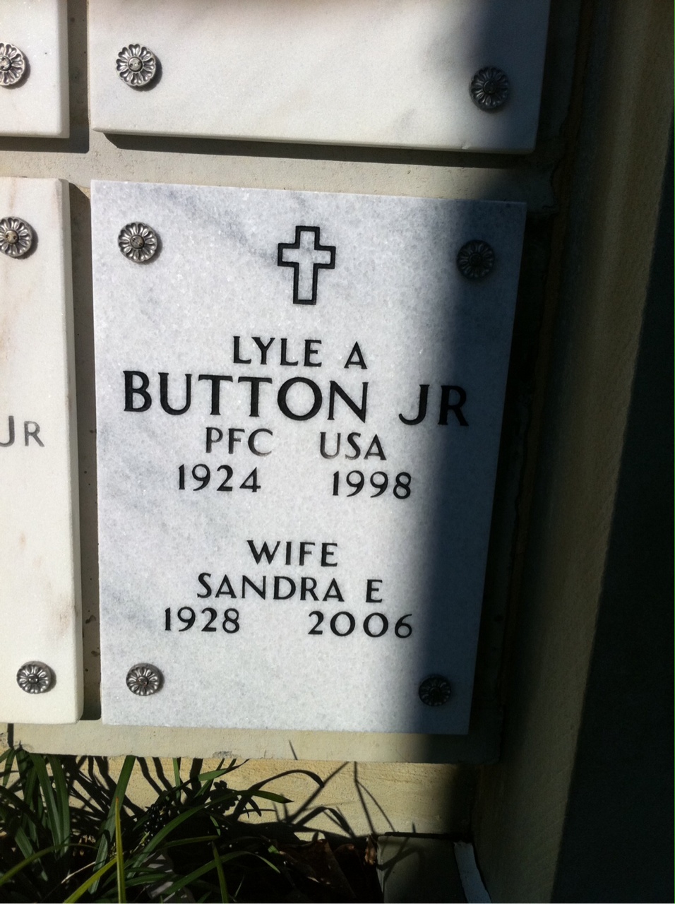 Lyle Button