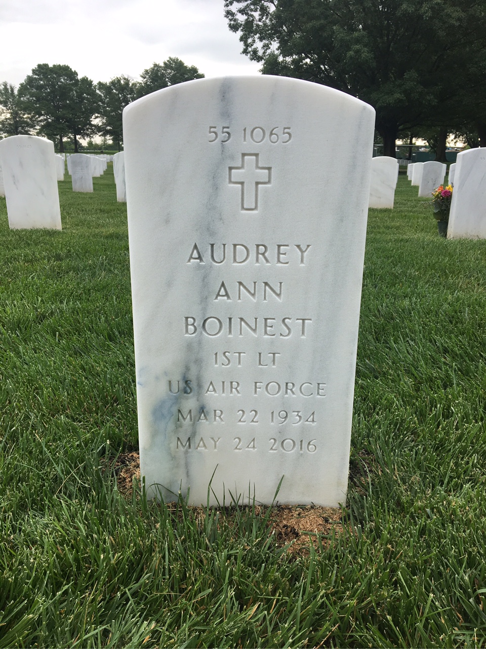 Back of headstone — Audrey Boinest