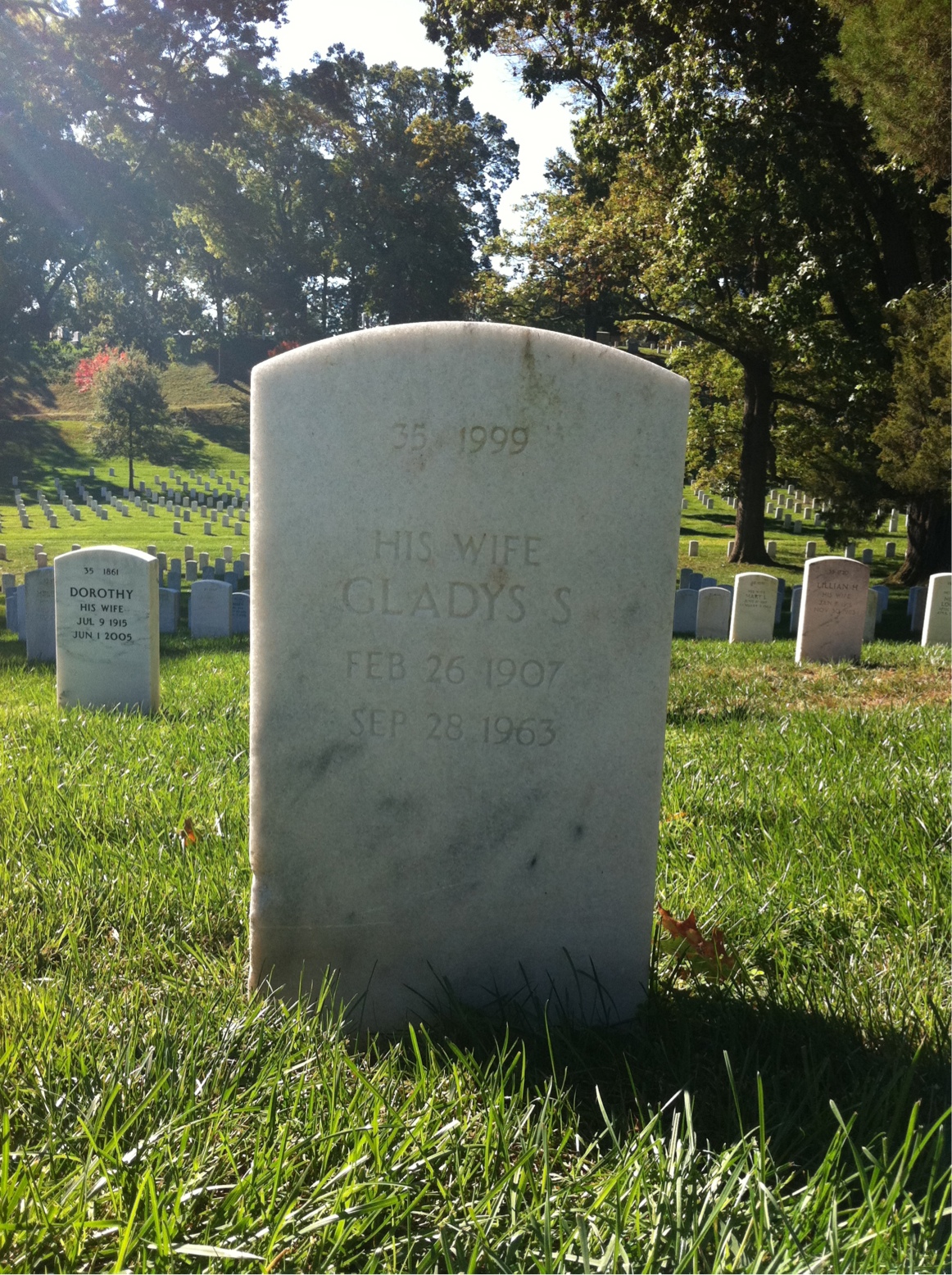 Back of headstone — Gladys Badenhoop