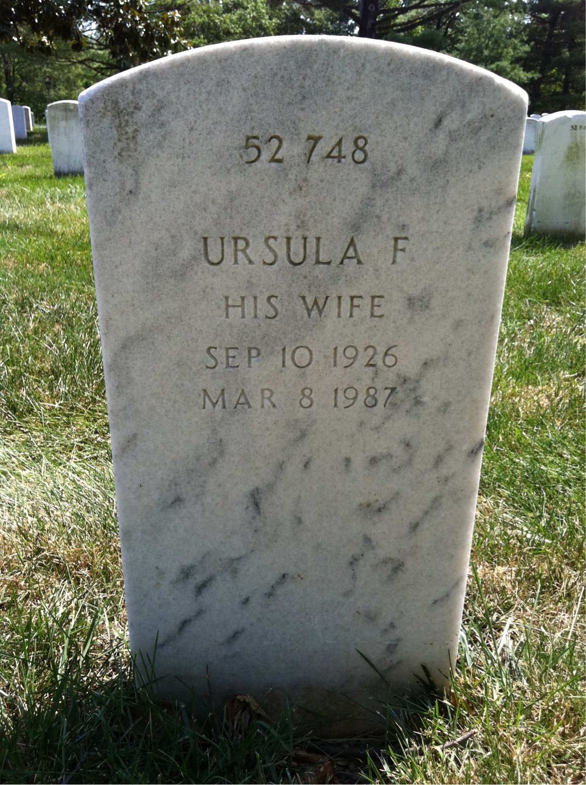 Back of headstone — Everett Brackenbury