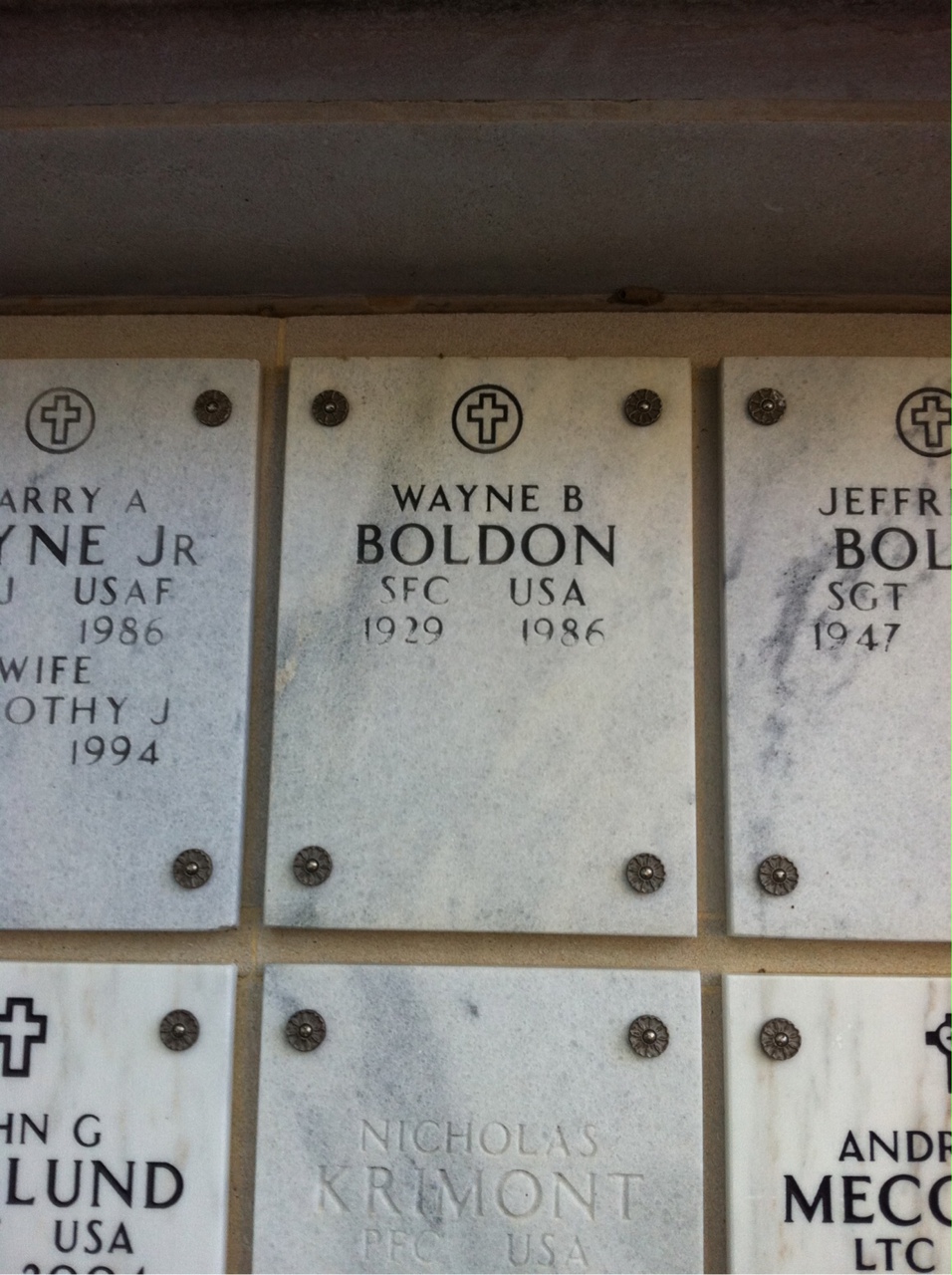 Wayne B Boldon