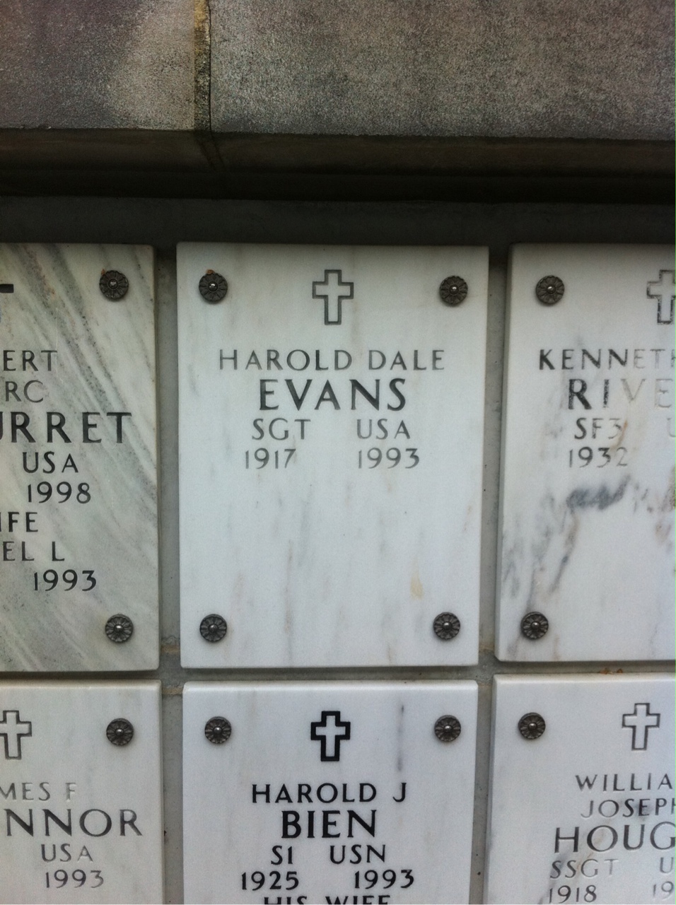 Harold D Evans