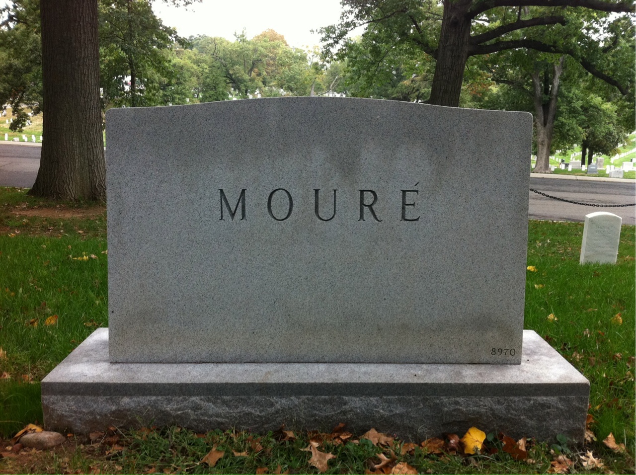Back of headstone — Reinardo Moure'