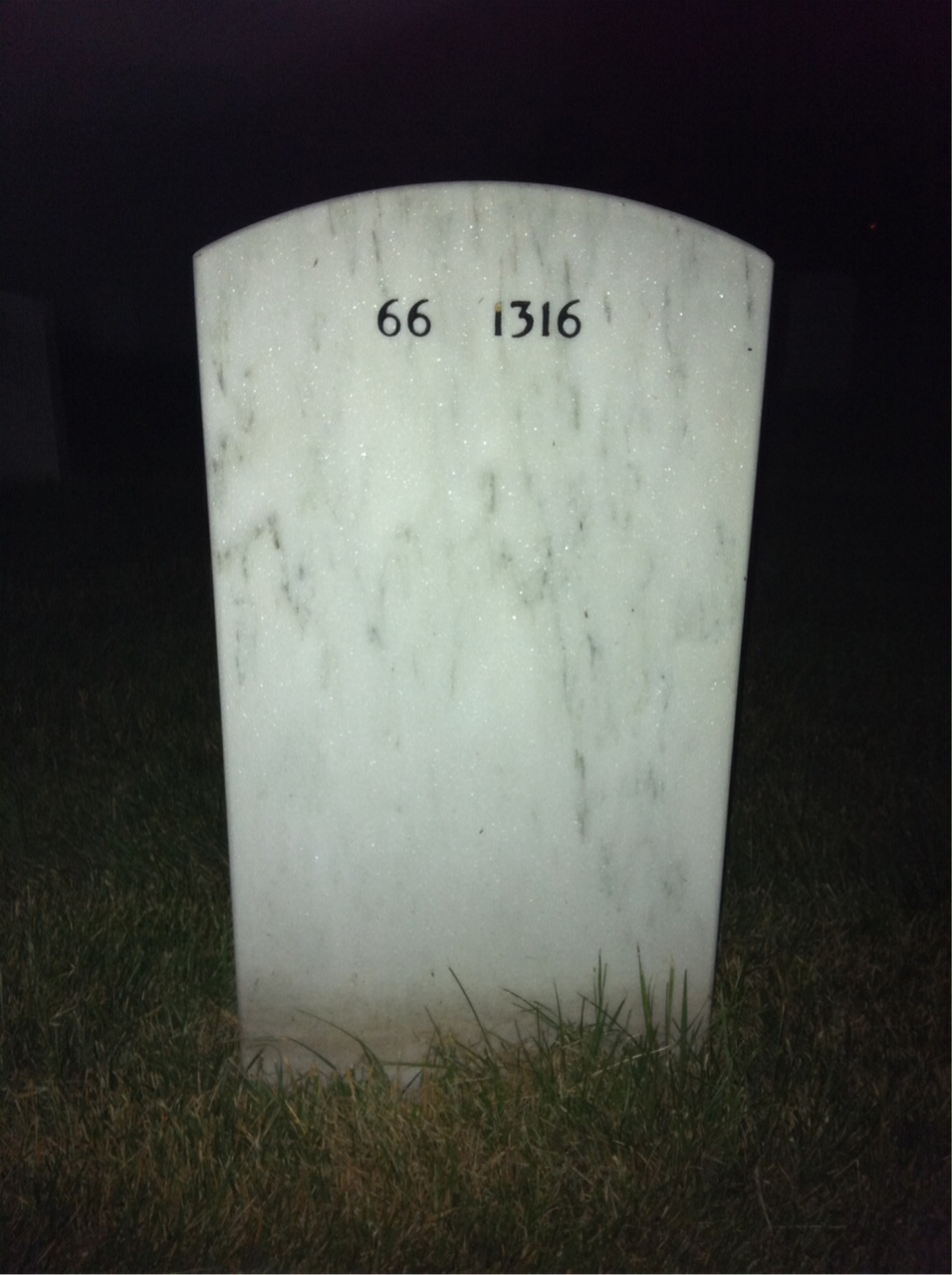 Back of headstone — Darel Leetun