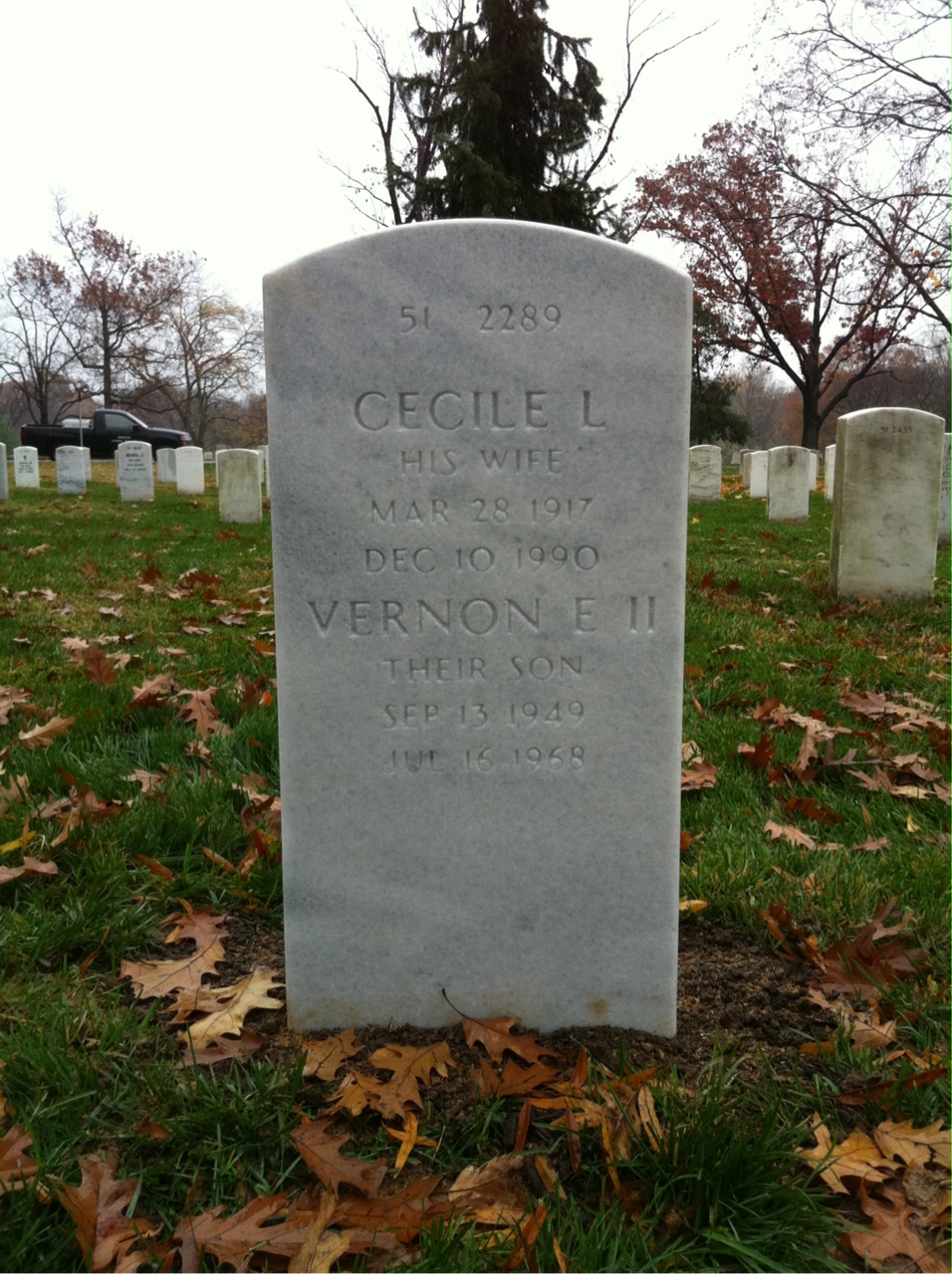 Back of headstone — Vernon E Richardson