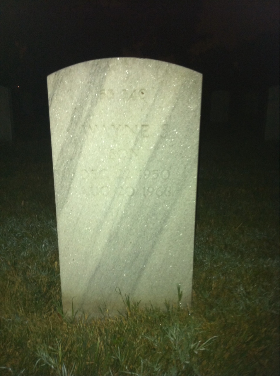 Back of headstone — Wayne Arnold