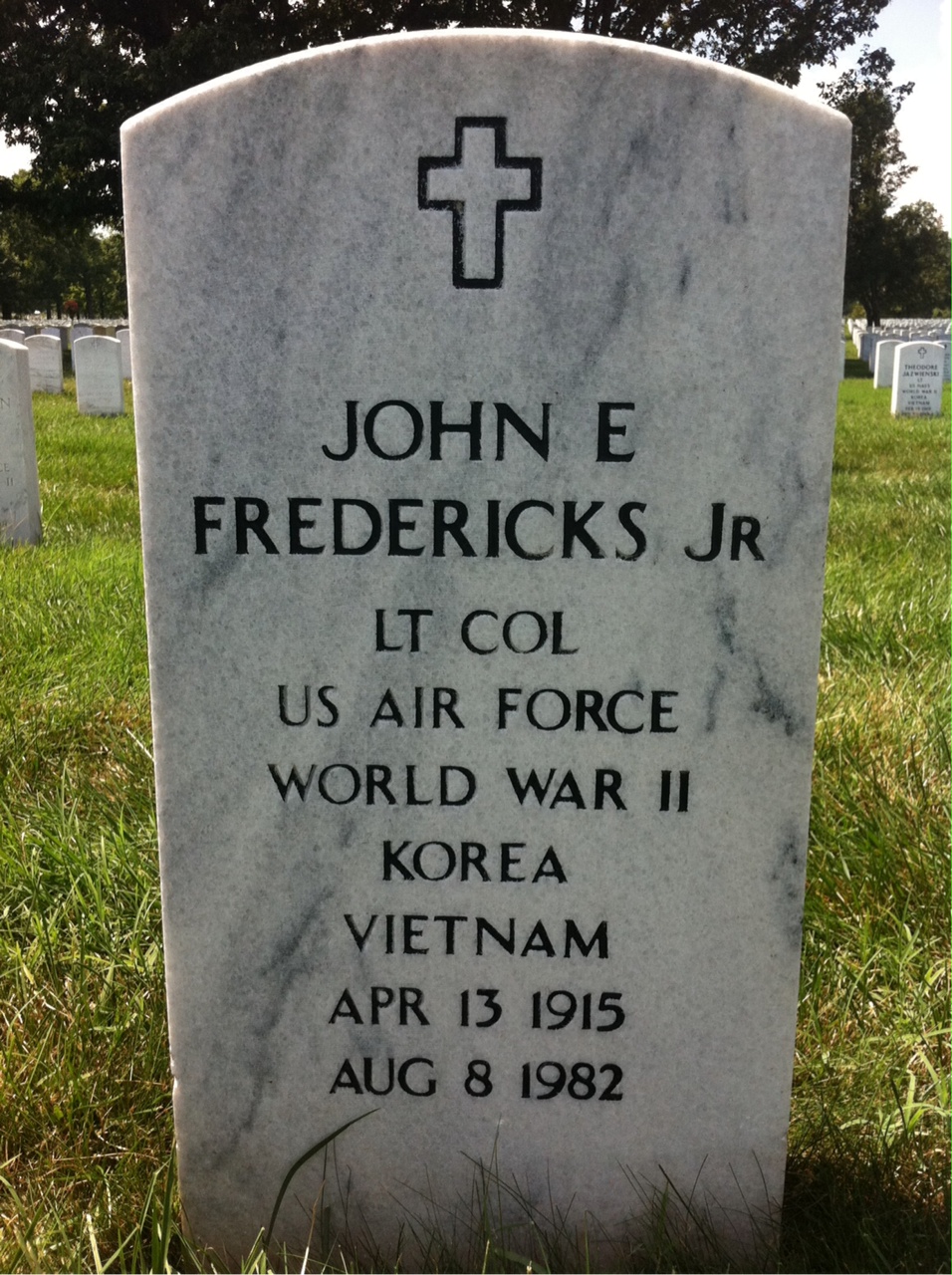 John E Fredericks