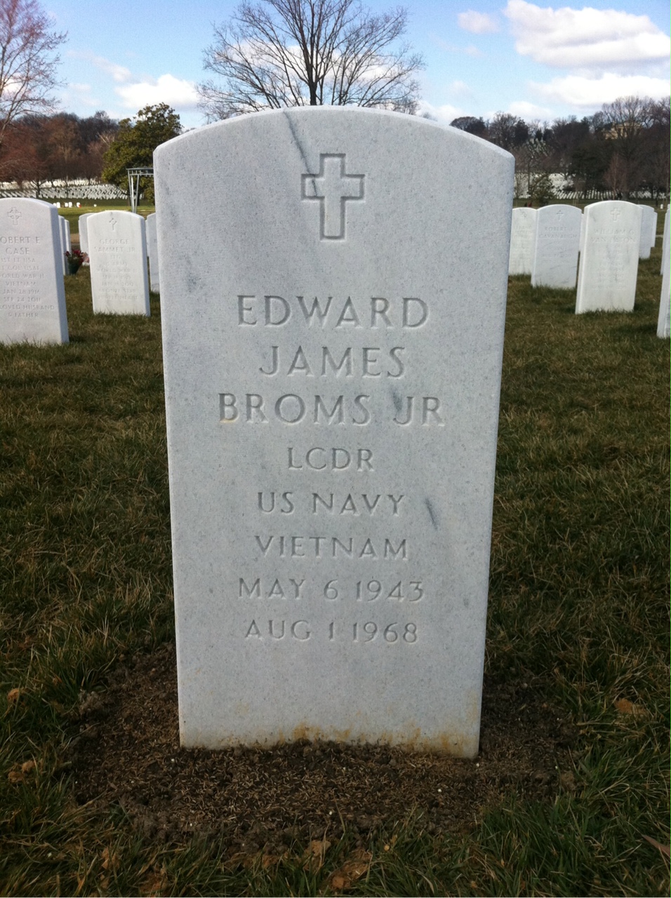 Headstone of Edward James Broms Jr.