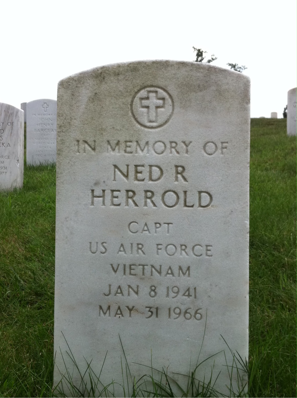 Headstone of Ned Raymond Herrold
