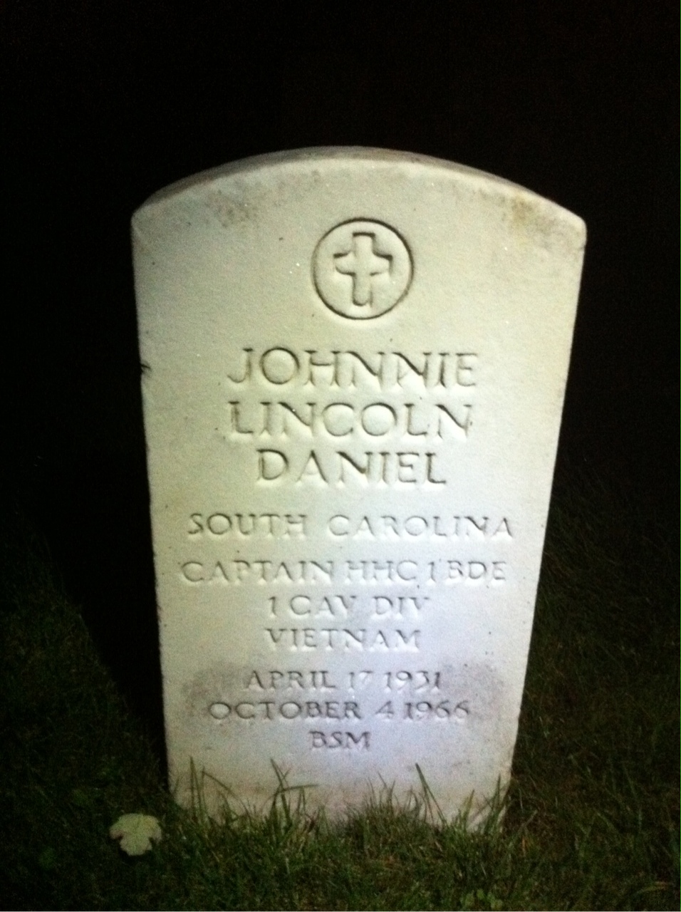 Headstone of Johnnie Lincoln Daniel