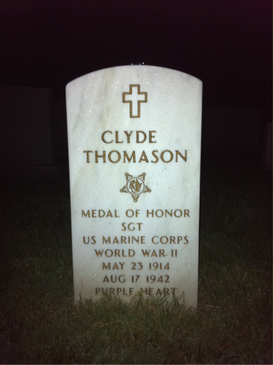 Headstone of Clyde Thomason