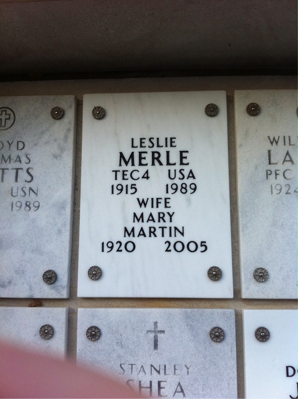 Leslie Merle