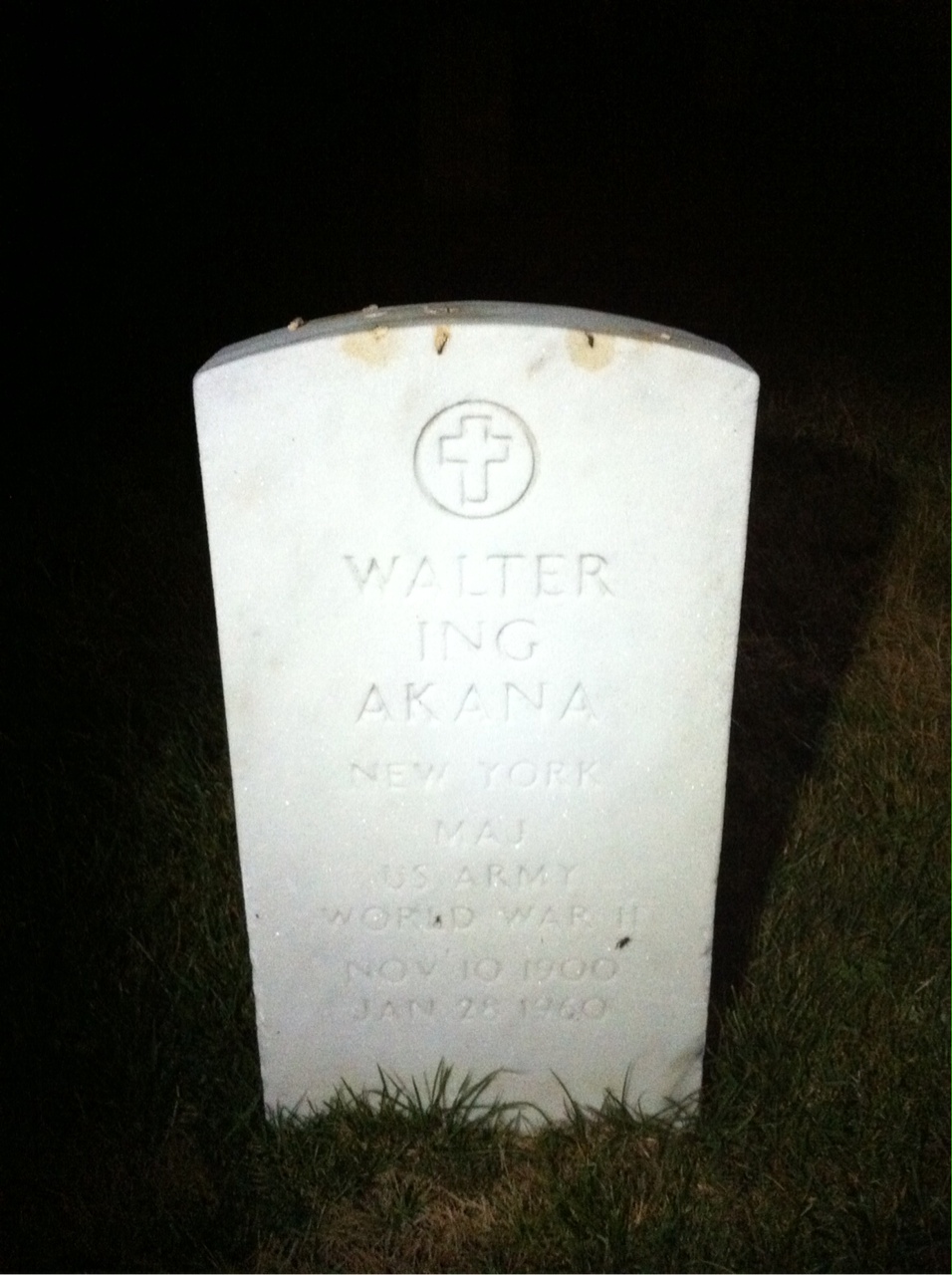 Walter Akana