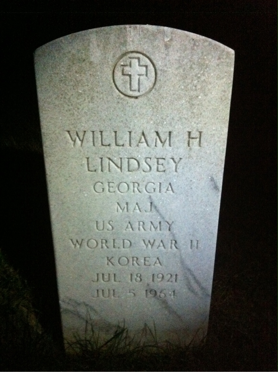 William L Lindsey