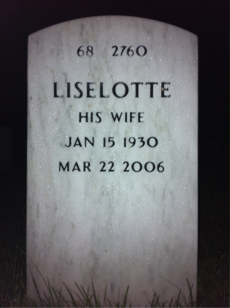 Back of headstone — Roger Cleveringa