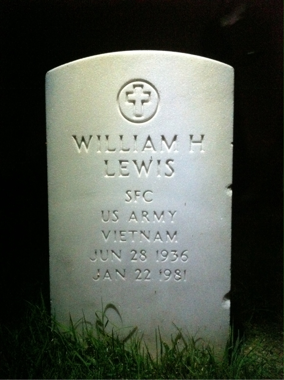 William Y Lewis