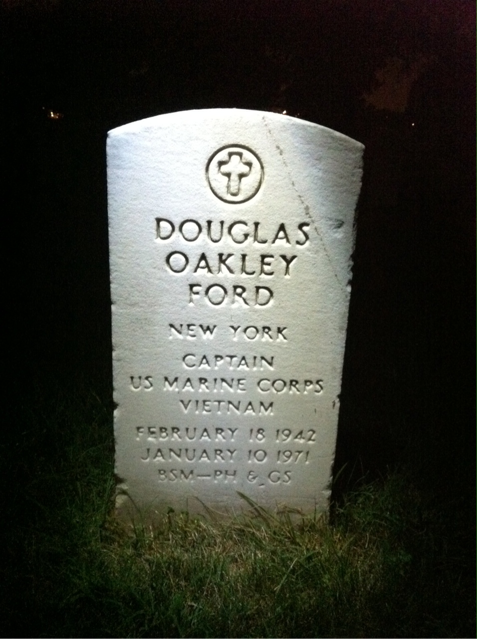 Headstone of Douglas Oakley Ford