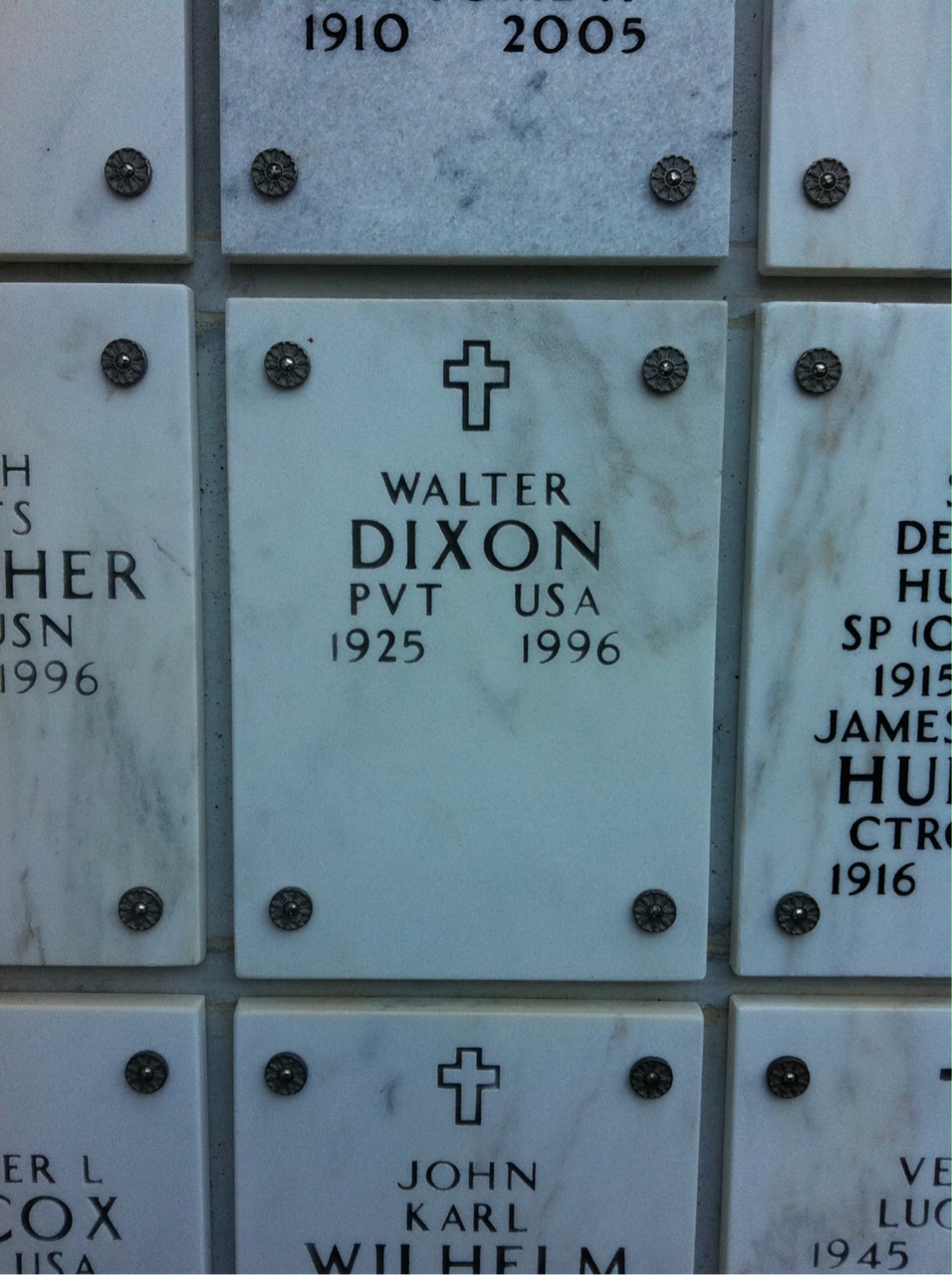 Walter E Dixon