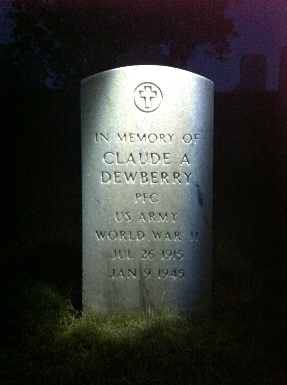 Headstone of Claude A Dewberry