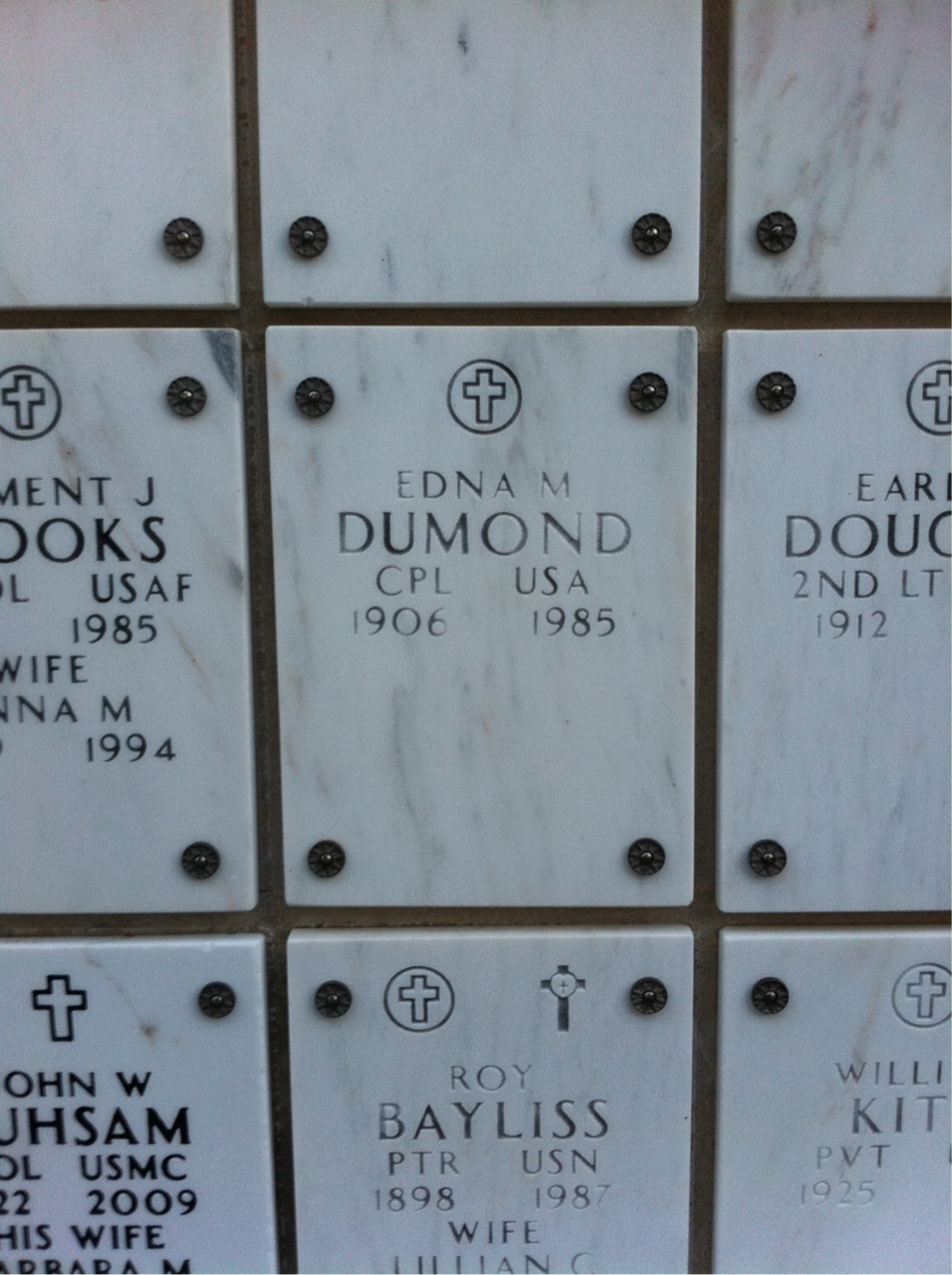 Edna M Dumond