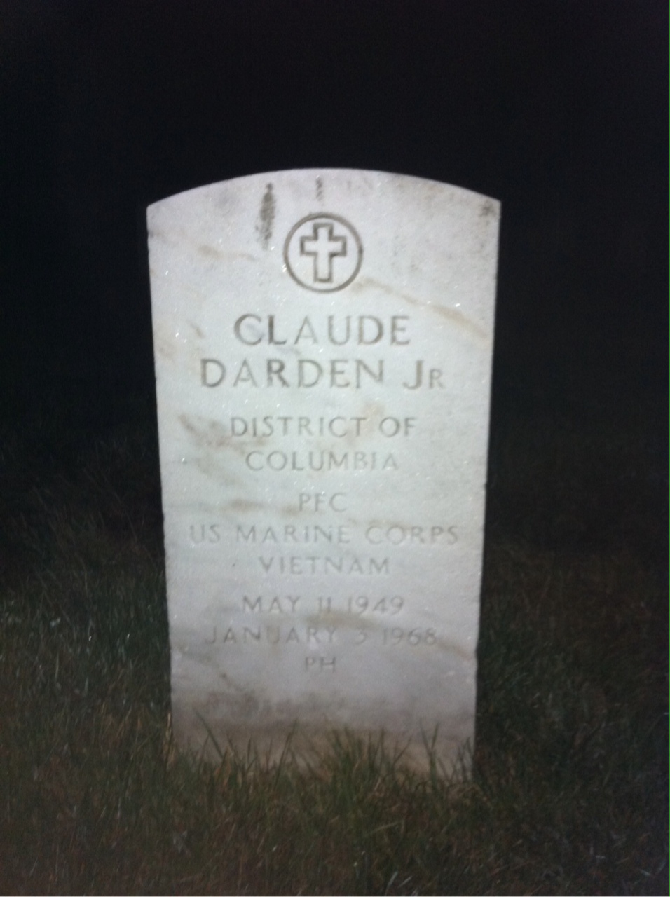 Headstone of Claude Darden Jr.