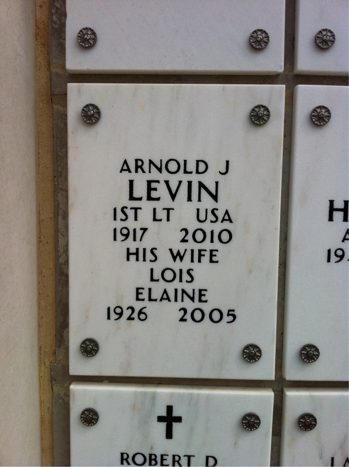 Arnold Levin