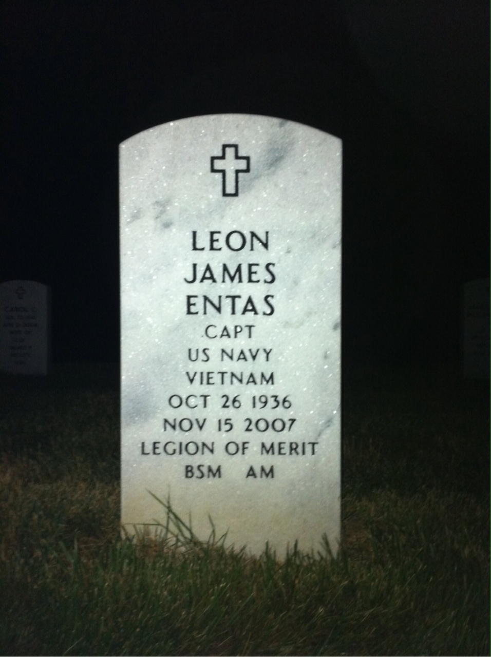 Leon Entas