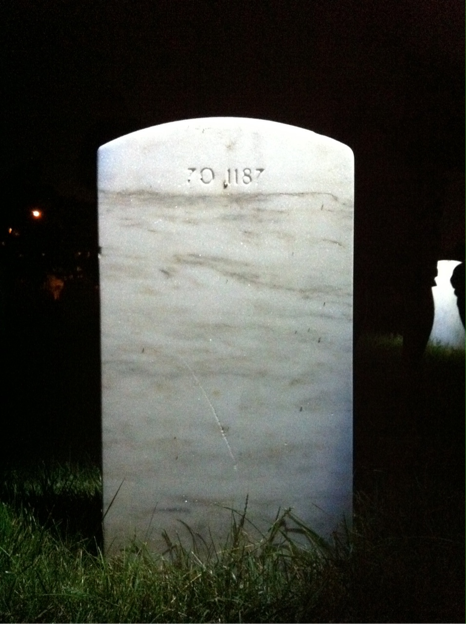 Back of headstone — Oralene Moton