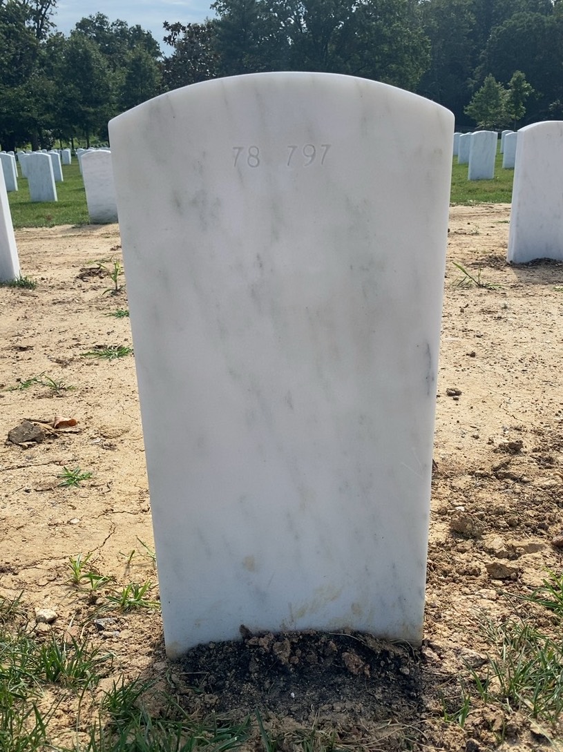 Back of headstone — Ronald Mueller